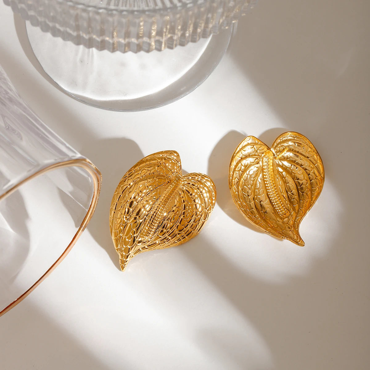 2025 Women's Exaggerated Hammered Leaf Design Earrings 18K Gold-plated Stainless Steel Exquisite Women's Waterproof Jewelry