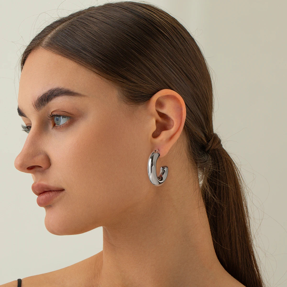 2025 Classic Trendy Wwomen's C Hoop Earrings 18K Gold-plated Stainless Steel Autumn and Winter Daily Accessories