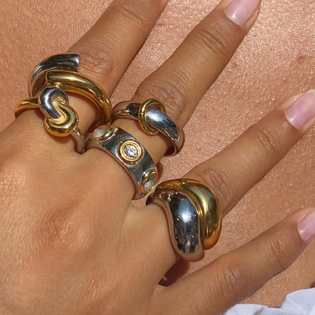 2025 Fashionable Versatile Women's Stainless Steel Ring 18K Gold-plated Two-tone Simple Daily Waterproof Jewelry