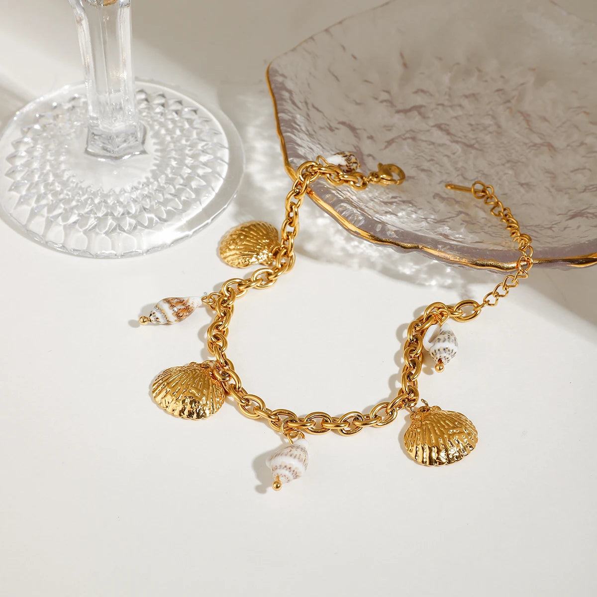 2025 Ocean Style Charm Bracelet Gold Plated Stainless Steel Conch Starfish Pendant Chunky Chain Hypoallergenic Beach Bracelet