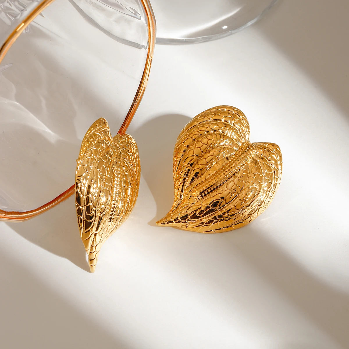2025 Women's Exaggerated Hammered Leaf Design Earrings 18K Gold-plated Stainless Steel Exquisite Women's Waterproof Jewelry