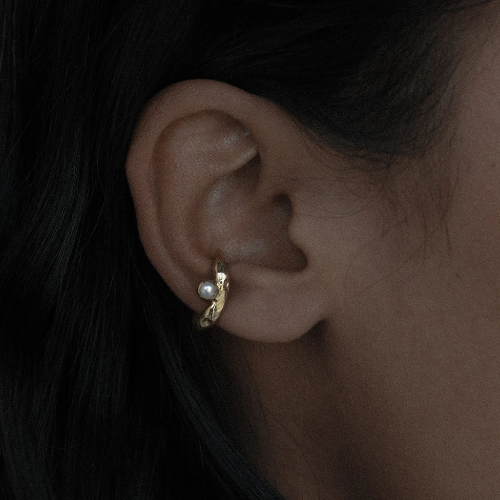 2025 Exquisite Simple Women's Pearl Ear Clips 18K Gold-plated Stainless Steel Daily Versatile Accessories