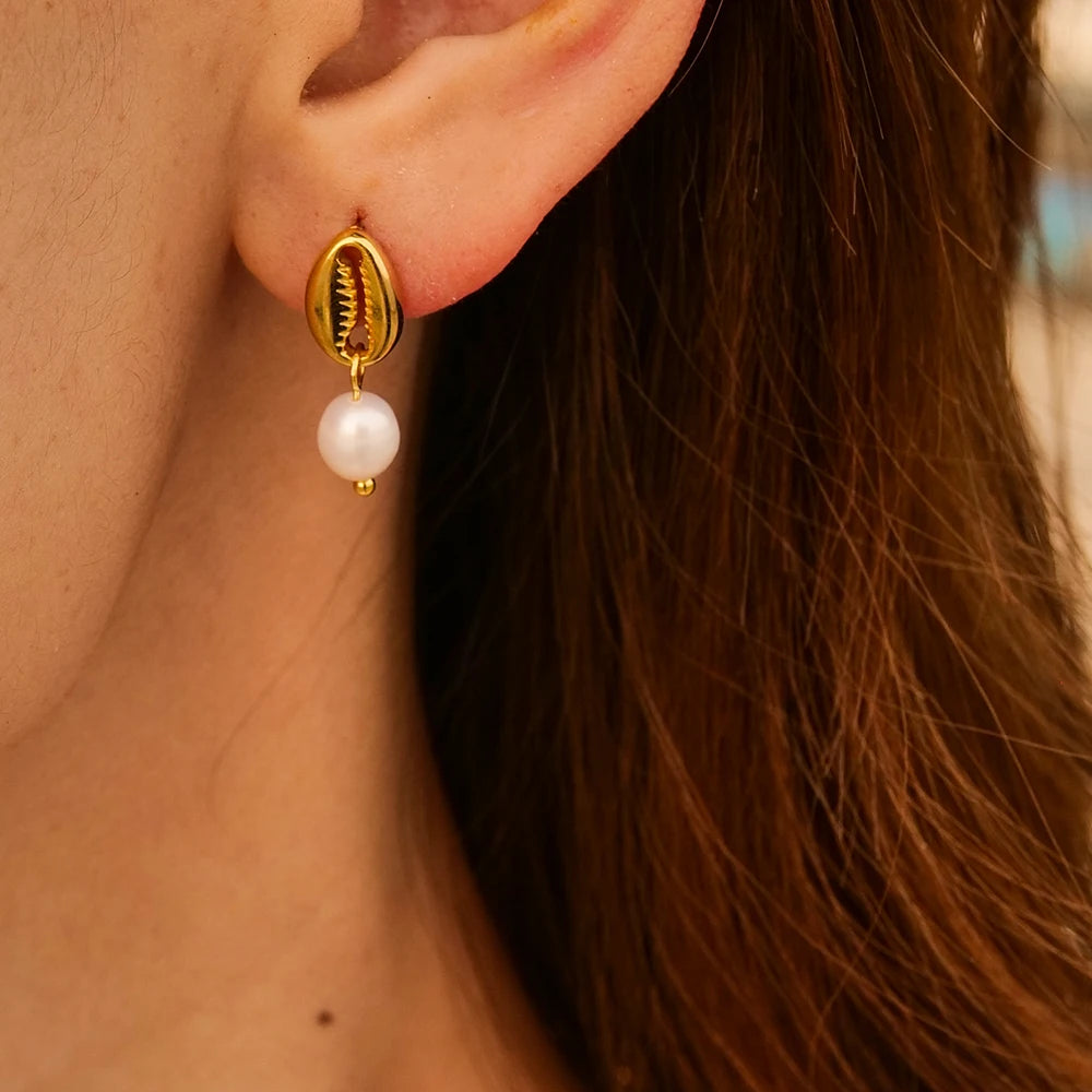 2025 Daily Elegant Ladies Freshwater Pearl Pendant Earrings 18K Gold-plated Stainless Steel All-match Fashion Jewelry