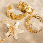 2025 Women's Holiday Style Ribbed Starfish Shell Design Open Bracelet 18K Gold Plated Stainless Steel Waterproof Jewelry